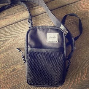 Herchel bag/ fanny pack